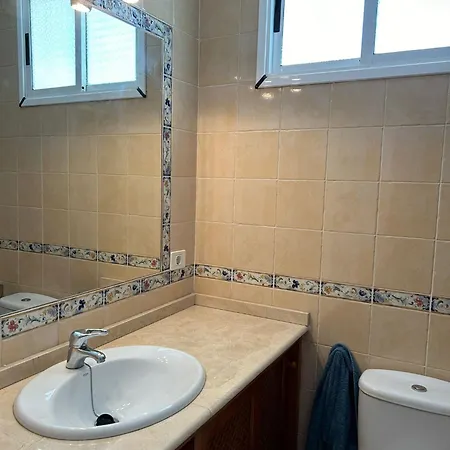 Prime Beachfront Location, Free Parking, Steps To The Los Cristianos (Tenerife)