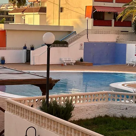 Prime Beachfront Location, Free Parking, Steps To The Apartment Los Cristianos (Tenerife)